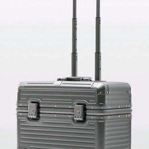 리드볼트 오딧 플랩 캐리어 구합니다.