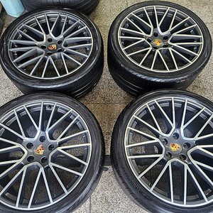 포르쉐 9Y0 카이엔쿠페터보 정품 22인치 휠 타이어 셋트 이미지