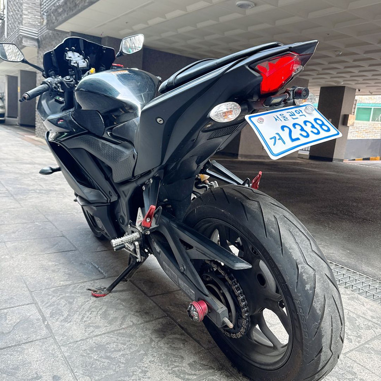 야마하R3 2020년식 판매합니다 블랙--3