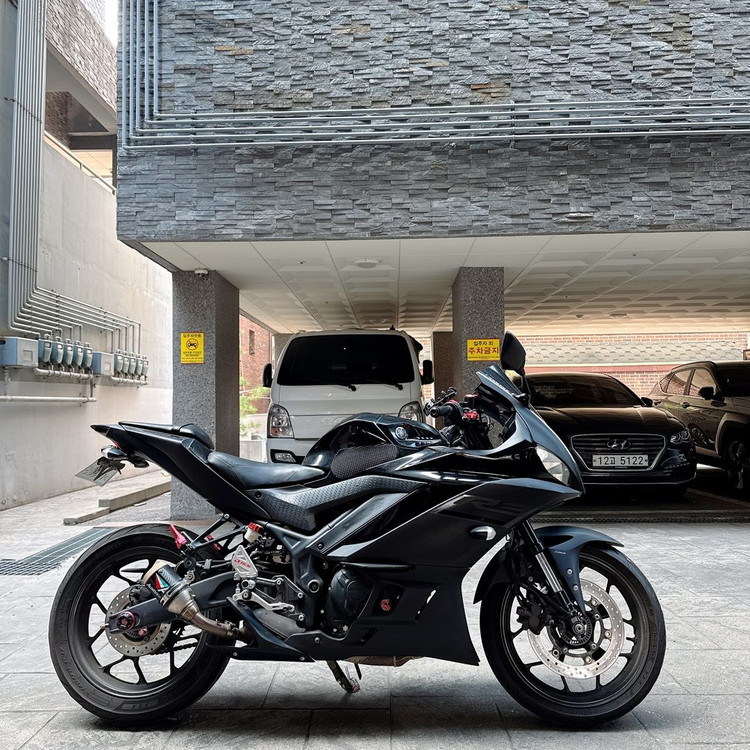 야마하R3 2020년식 판매합니다 블랙--6