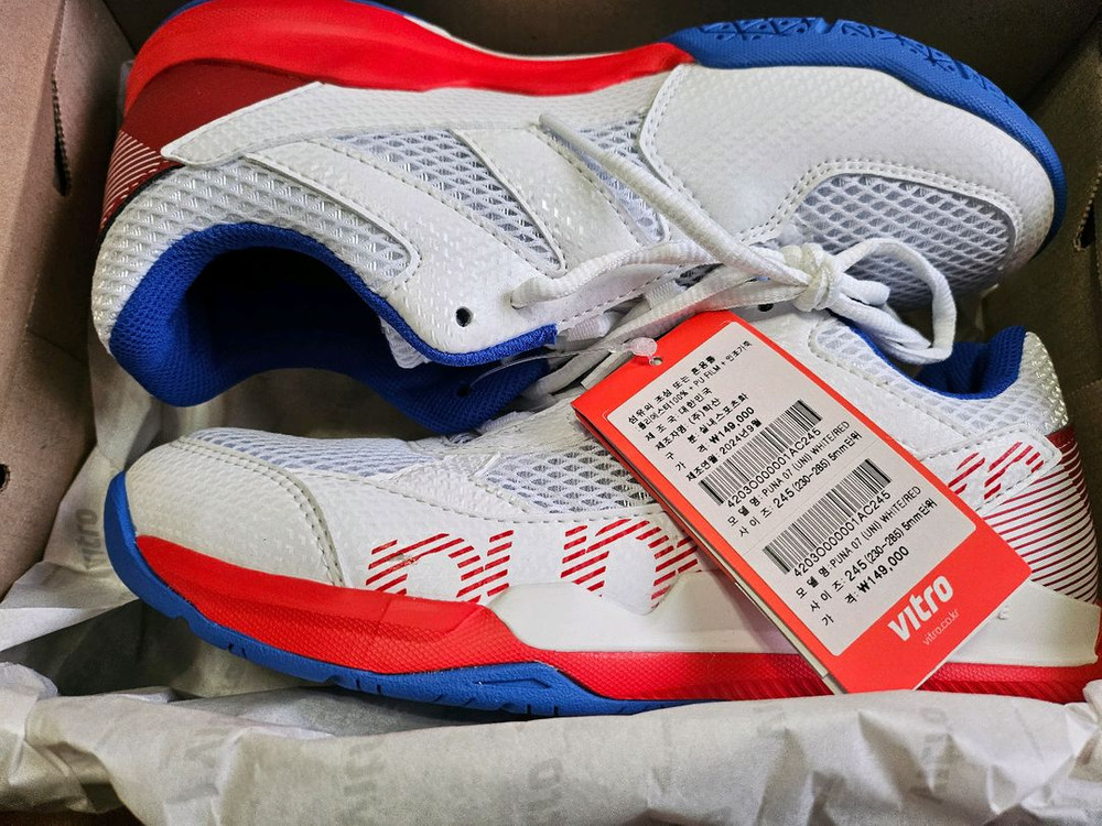 비트로 푸비트로 푸나 07 배드민턴화 245mm( 새상품)--1