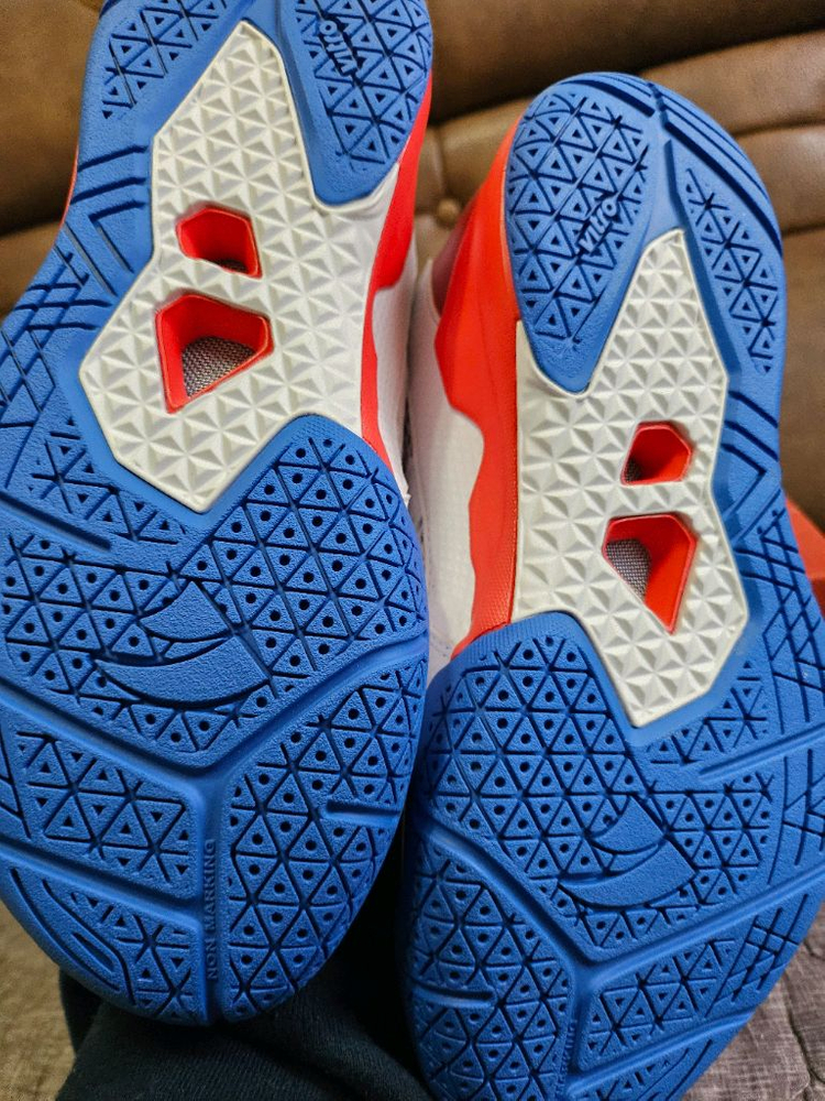 비트로 푸비트로 푸나 07 배드민턴화 245mm( 새상품)--3