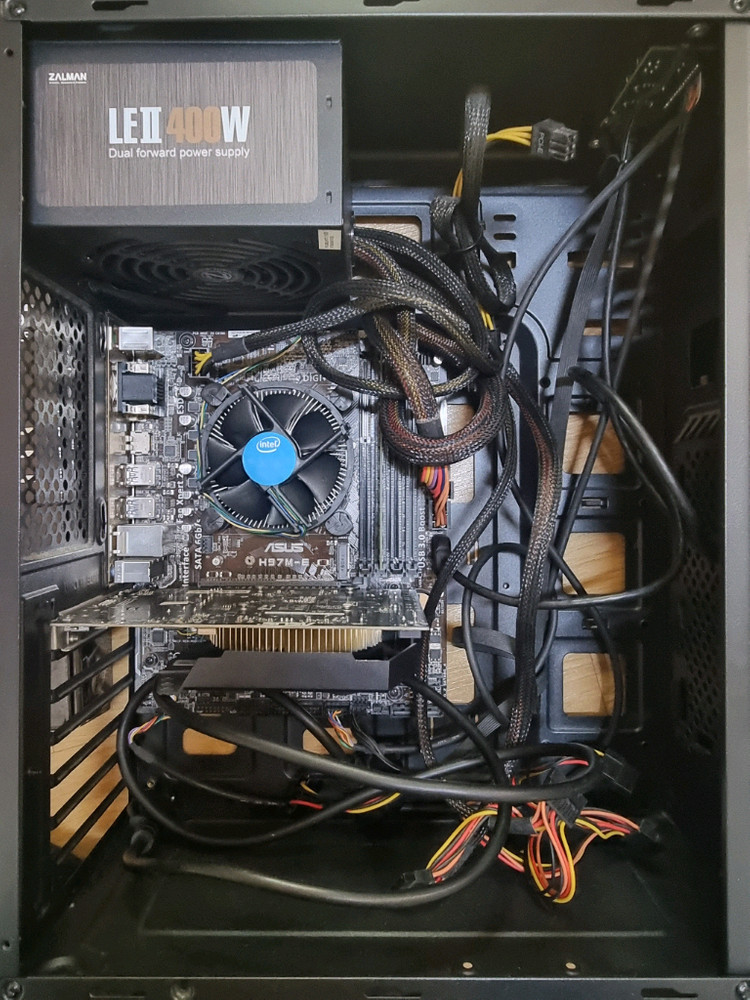 고장난 PC 본체 판매합니다--1