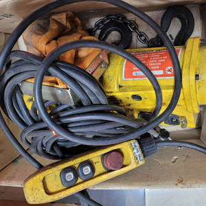 UDT키오 전동호이스트 300KG 중고 판매합니다