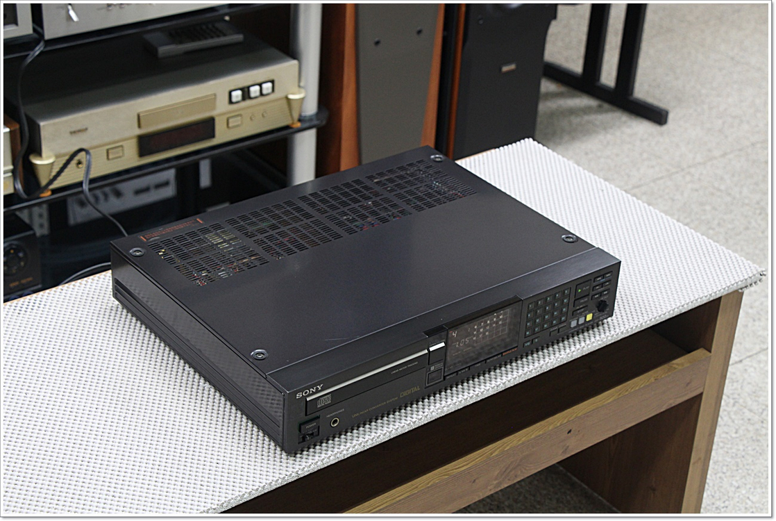 소니 고급형 명기 CD플레이어 CDP-502ES (제치 리모컨포함) 이미지