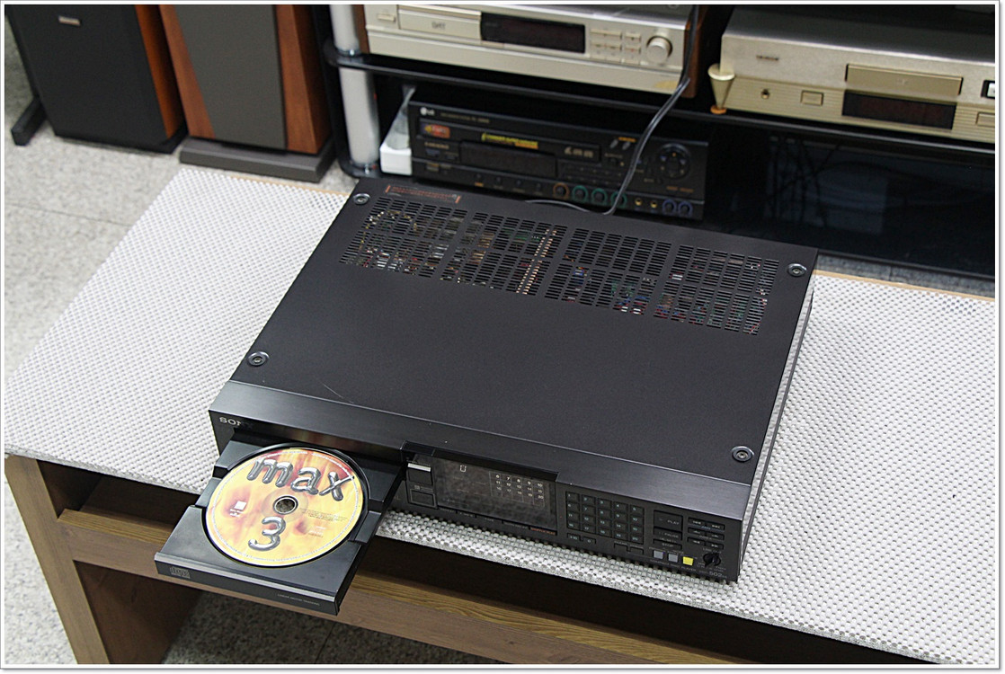 소니 고급형 명기 CD플레이어 CDP-502ES (제치 리모컨포함) 이미지