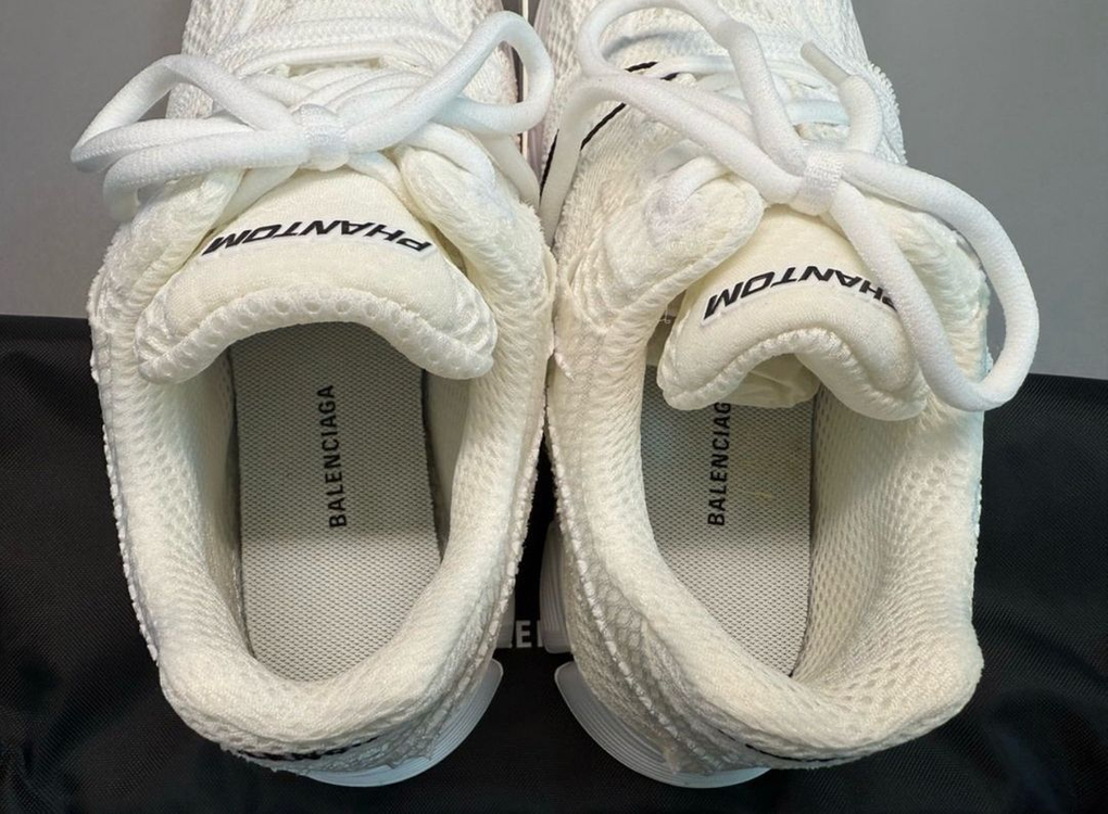 정품)발렌시아가 팬텀 스니커즈 화이트230 정가1,699,000--2