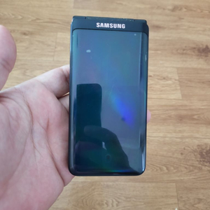 갤럭시폴더2 블랙 이미지