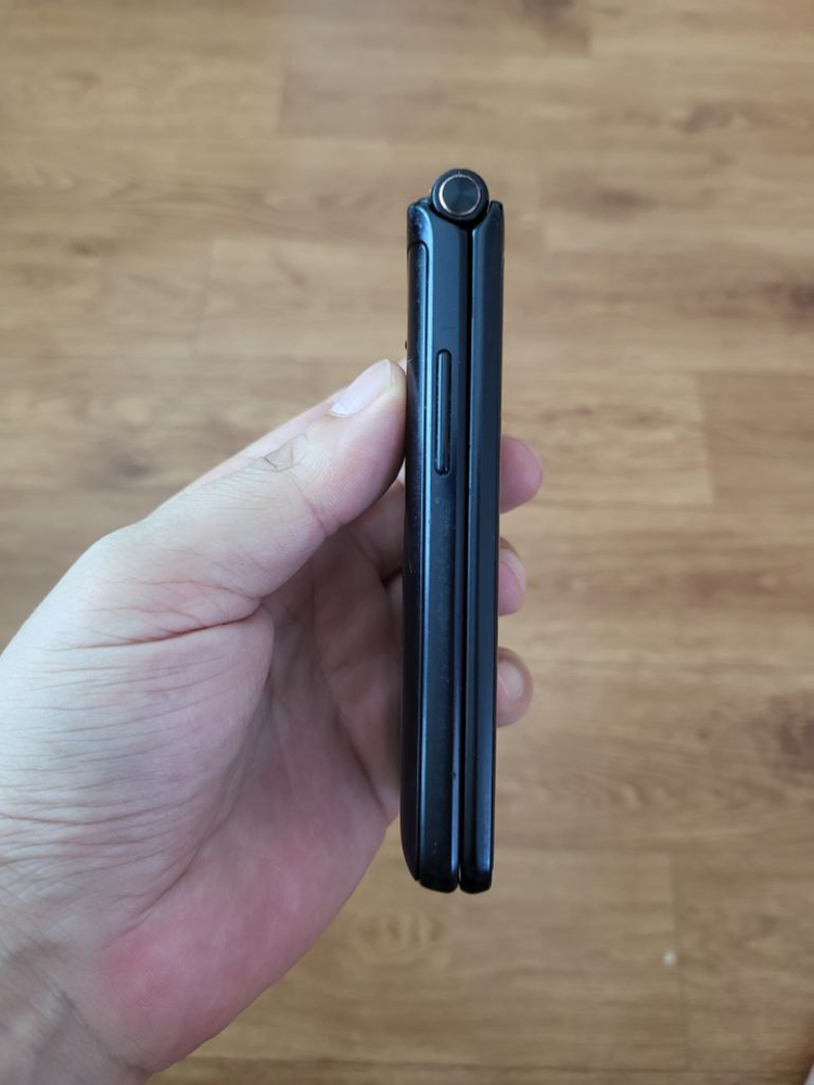 갤럭시폴더2 블랙 이미지