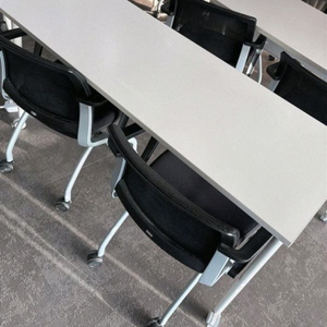 퍼시스 책상 9만원 / 시디즈 의자 7만원 이미지