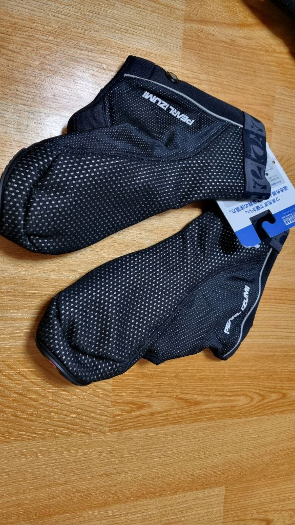 펄이즈미 동계 자전거 용품 팝니다. 동계 슈커버, 장갑--3