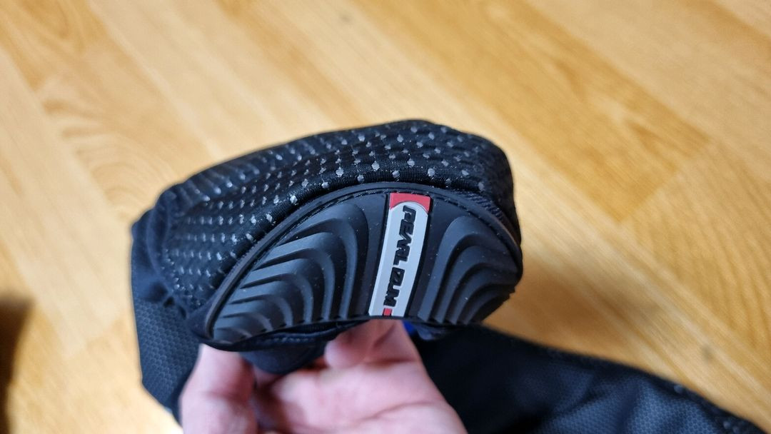 펄이즈미 동계 자전거 용품 팝니다. 동계 슈커버, 장갑--8