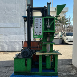 사출기기계 이미지