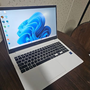 삼성 노트북 NT550XDAT 11세대 i7 / 램16GB / 배터리 100% 이미지