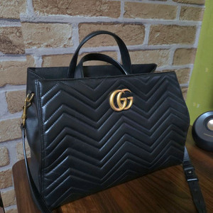 구찌 마몽 마틀라세 블랙 토트 트로스백