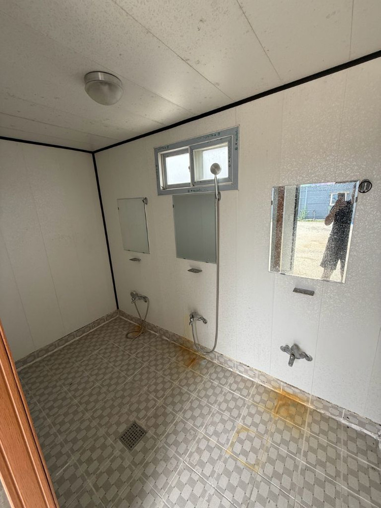 3m x 3m 샤워장 컨테이너(200L 온수기, 샤워기 3개)--2