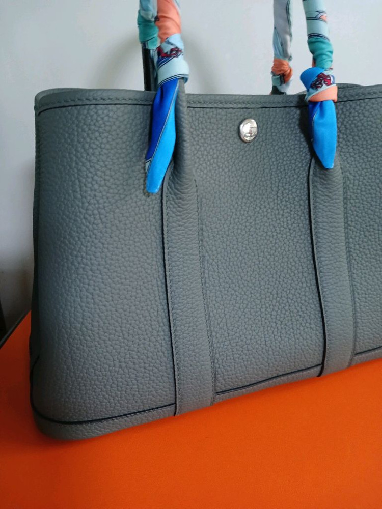 가든파티30 눈물자국 베르트아망드 이미지