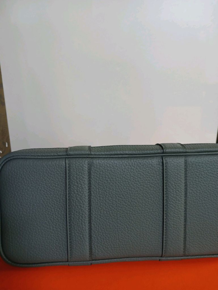 가든파티30 눈물자국 베르트아망드 이미지