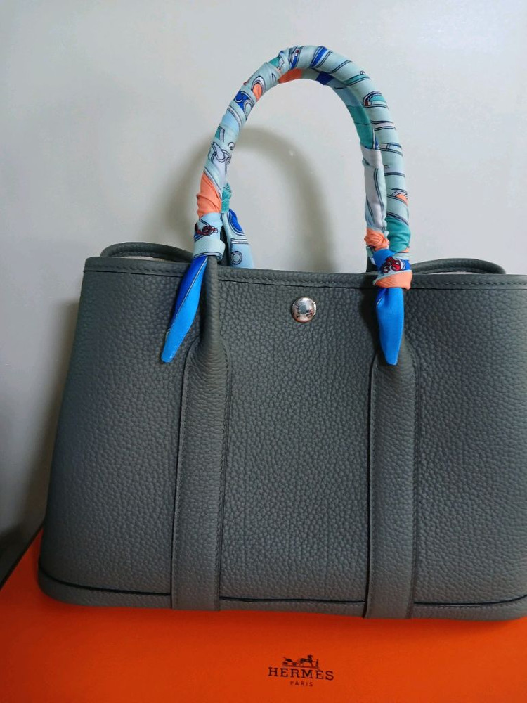 가든파티30 눈물자국 베르트아망드 이미지