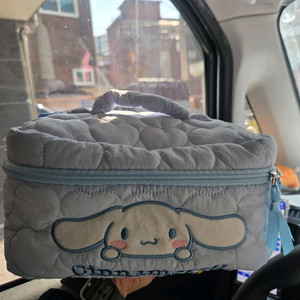 산리오 시나모롤 퀼팅 파우치 이미지