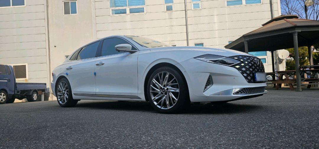 더뉴그랜저 3.3 캘리그래피 완풀입니다.--3