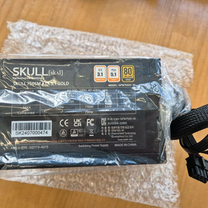 (AS 남음) NEWZEN SKULL 750W 골드 모듈러 파워 팝니다 이미지