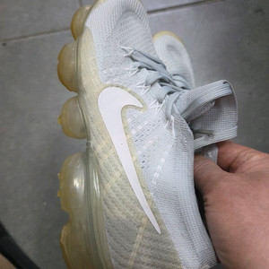 나이키 베이퍼맥스 235