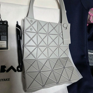 바오바오 프리즘 플러스 미니 토트백 신품