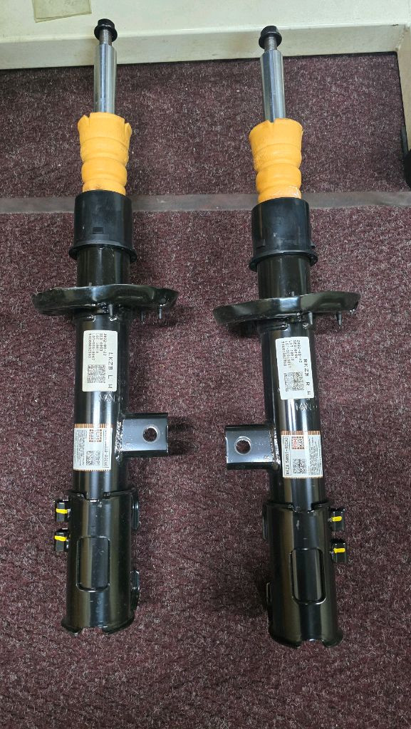 카니발 ka4 앞뒤 쇼바 1대분 판매 합니다.--1