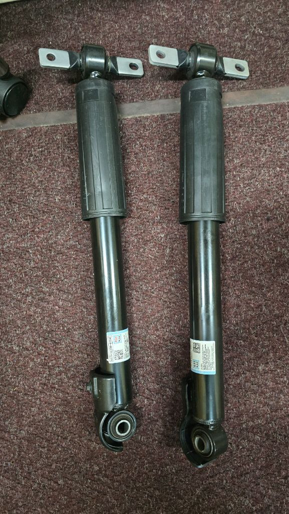 카니발 ka4 앞뒤 쇼바 1대분 판매 합니다.--2