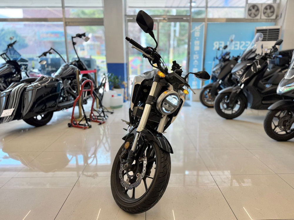 18년식 CB125R 16,XXXkm 판매합니다:)--1