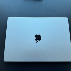 실버 M4 맥북프로 16인치 24GB 2TB 영문자판 이미지