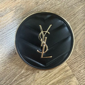 입생로랑 엉크르 드 뽀 쿠션 10호