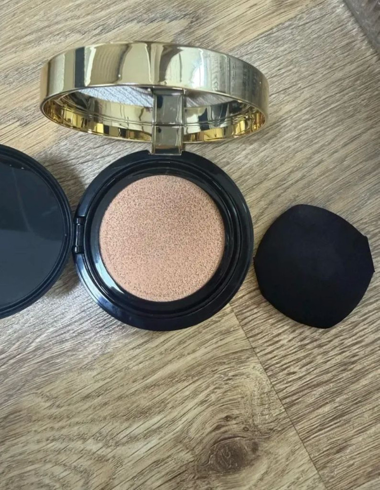 입생로랑 엉크르 드 뽀 쿠션 10호--1