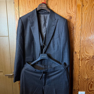 톰포드 스펜서(Fit S) 3피스 수트 판매 합니다