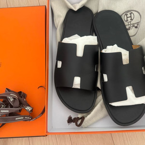 에르메스 이즈미르 블랙 샌들 44