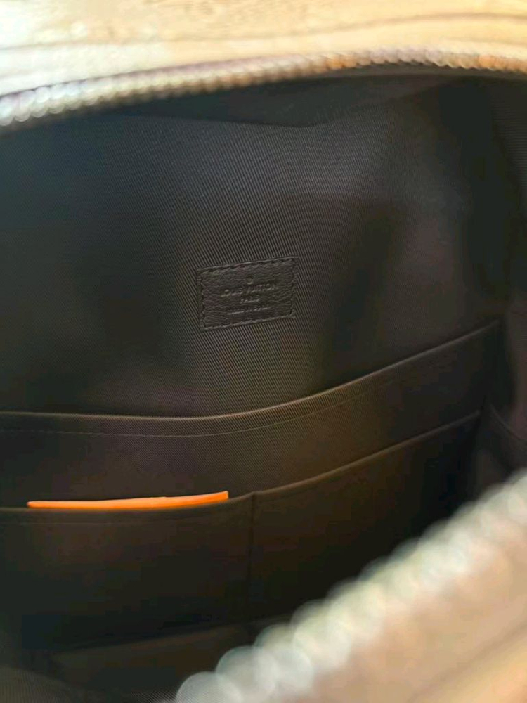 루이 비통 디스커버리 백팩--2