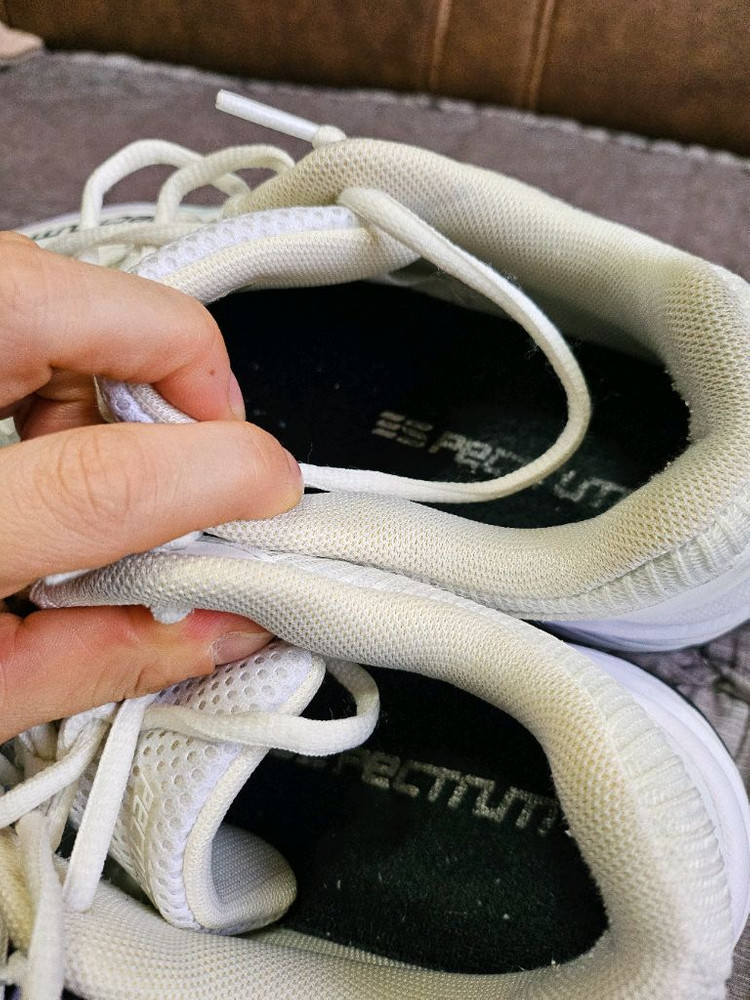 스펙트럼 PECTUM 배드민턴화 화이트 245(A급)--1