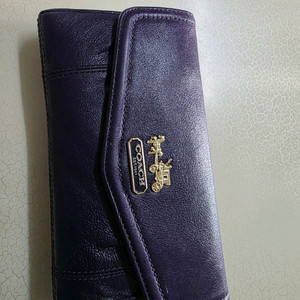 코치 퍼플 색상의 장지갑