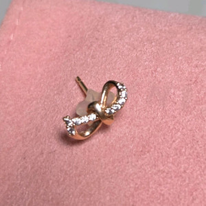 [새상품] 제이에스티나 14K 리본 귀걸이 이미지