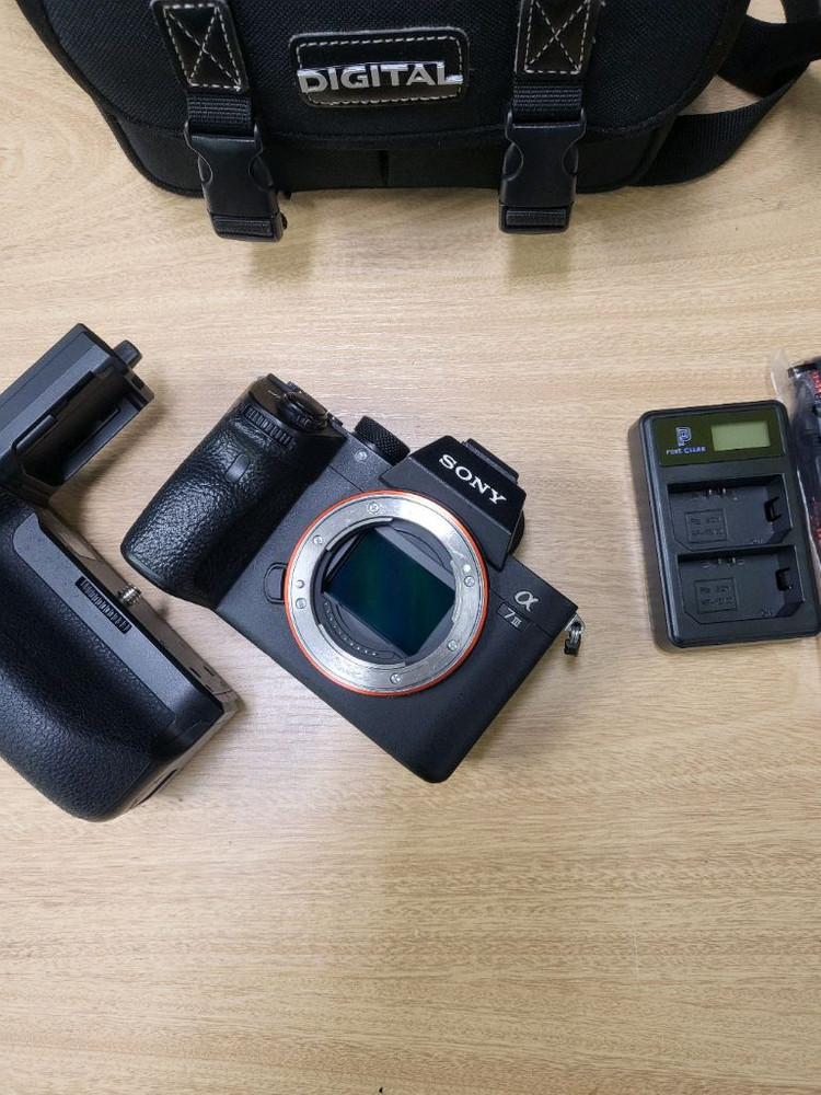 a7m3 5천컷대민트급 바디판매합니다 풀박스구성입니다--1