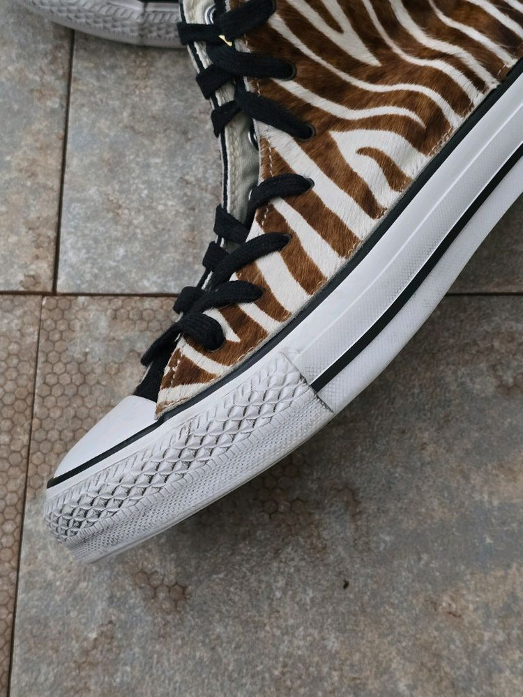 (235)컨버스 척테일러 올스타 지브라 송치 하이 스니커즈 운동화--3