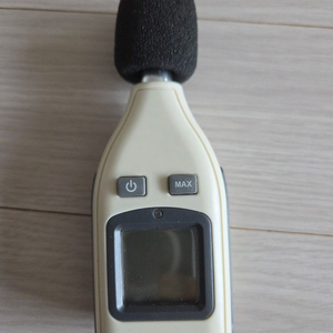 소음측정기와 조도계