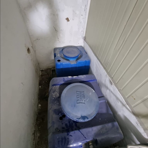 사각 물탱크 200 + 400 + 100?? 리터 일괄 판매합니다 이미지