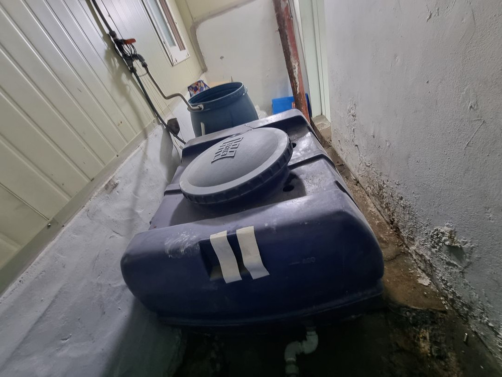 사각 물탱크 200 + 400 + 100?? 리터 일괄 판매합니다 이미지