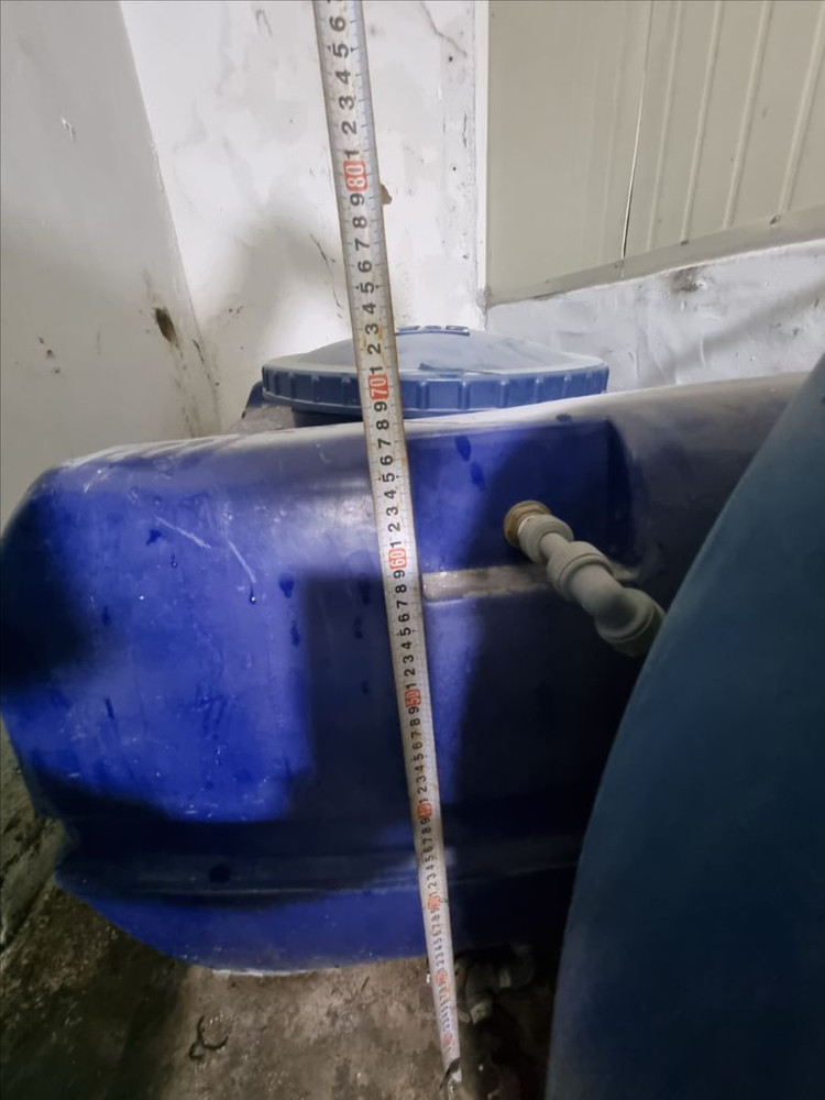 사각 물탱크 200 + 400 + 100?? 리터 일괄 판매합니다 이미지