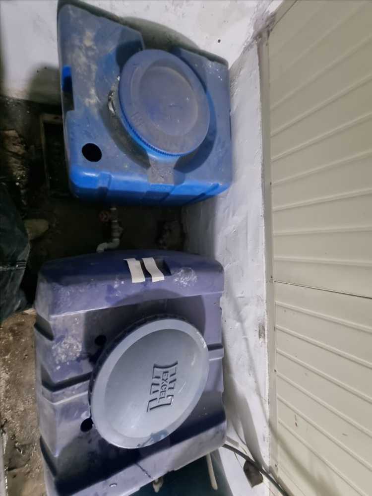 사각 물탱크 200 + 400 + 100?? 리터 일괄 판매합니다 이미지