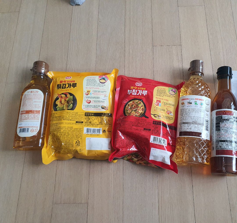 사과식초 470ml +청정원 올리고 700g + 해표 튀김가루 500g + 해표 부침가루 500g 요리 올리고당--1