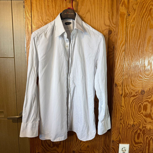 톰포드 드레스 셔츠 판매 합니다.