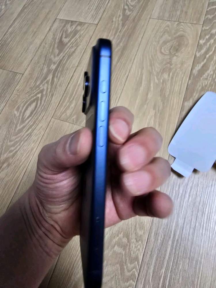 아이폰17 프로 512 자급제 딥블루--4